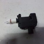 Actuator deschidere portbagaj VOLKSWAGEN GOLF 4