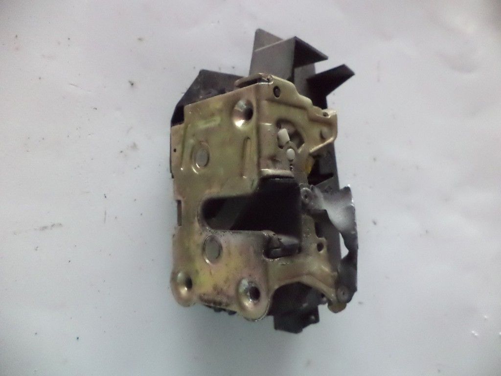 Broasca RENAULT LAGUNA 1 sf