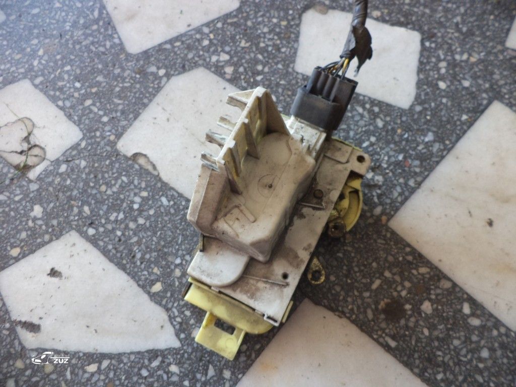 Broasca usa FORD FOCUS 1 -  XS41A21812CE