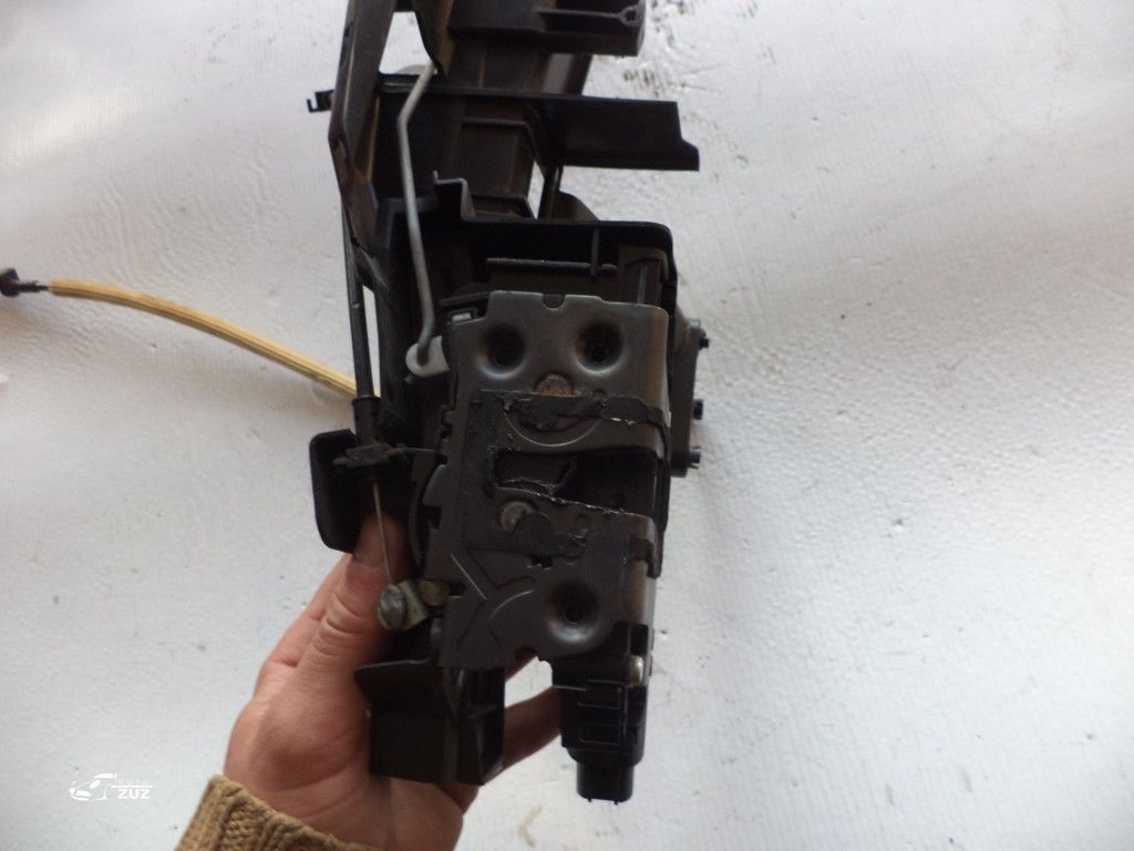 Broasca usa FORD  FOCUS 2 - 3M5AR21813ET