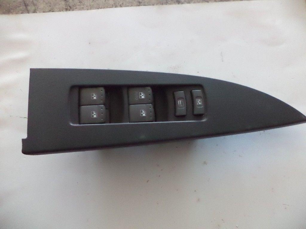 Butoane geam SSANGYONG KYRON - 72250-09000
