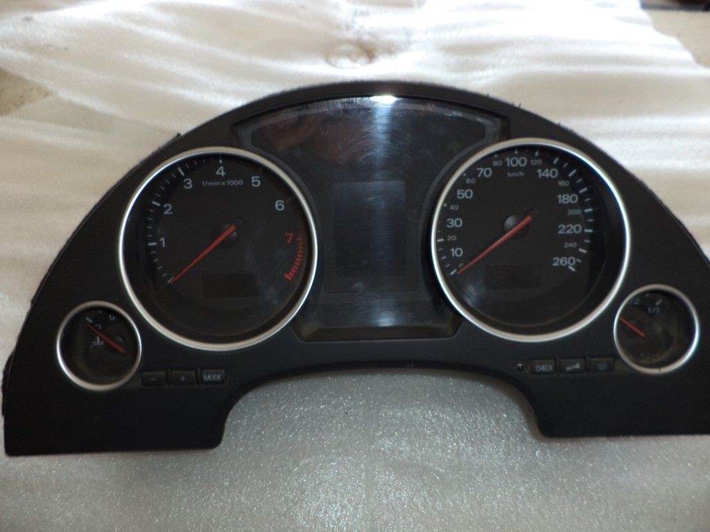 CEAS BORD AUDI A4 - 8H09192196PS