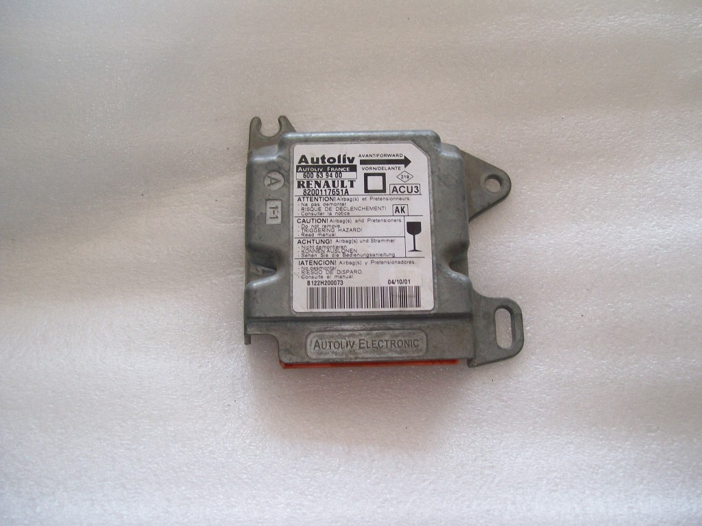 COMPUTER AIRBAG RENAULT MEGANE - 8200117651A