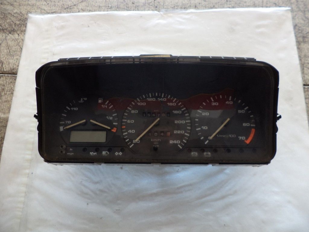 Ceas bord VOLKSWAGEN  PASSAT - 81117621