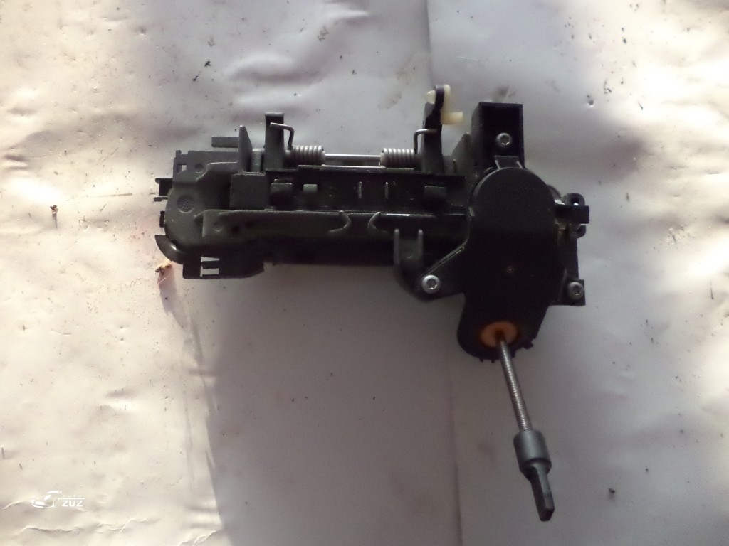 Clanta AUDI A4 - 8E2837064 1