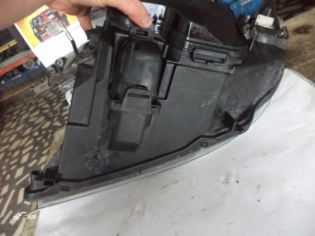Far   BMW E90 - 63.11-69427389