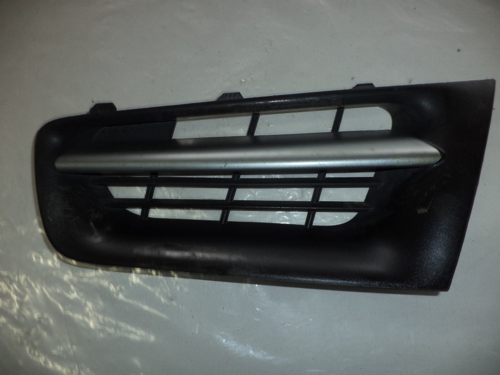 Grila bara RENAULT MEGANE 2 - 8200746094