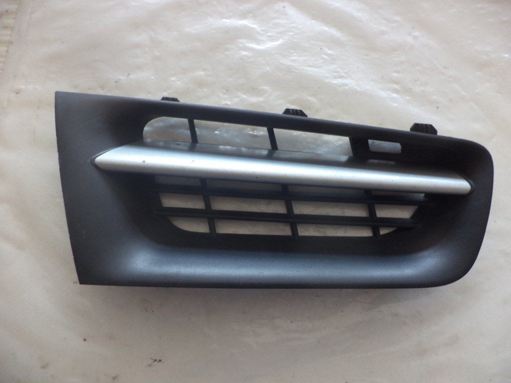 Grila bara RENAULT MEGANE 2 - 8200746097