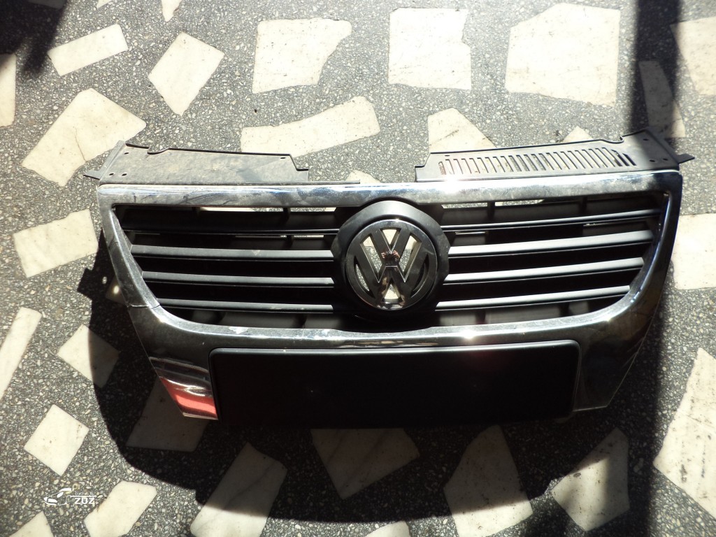 Grila bara VOLKSWAGEN PASSAT - 3C0853664