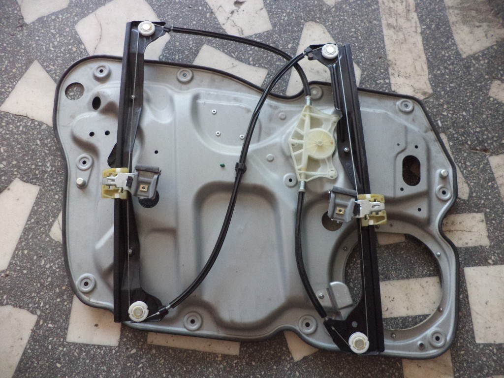 Macara geam VOLKSWAGEN TOURAN DF1