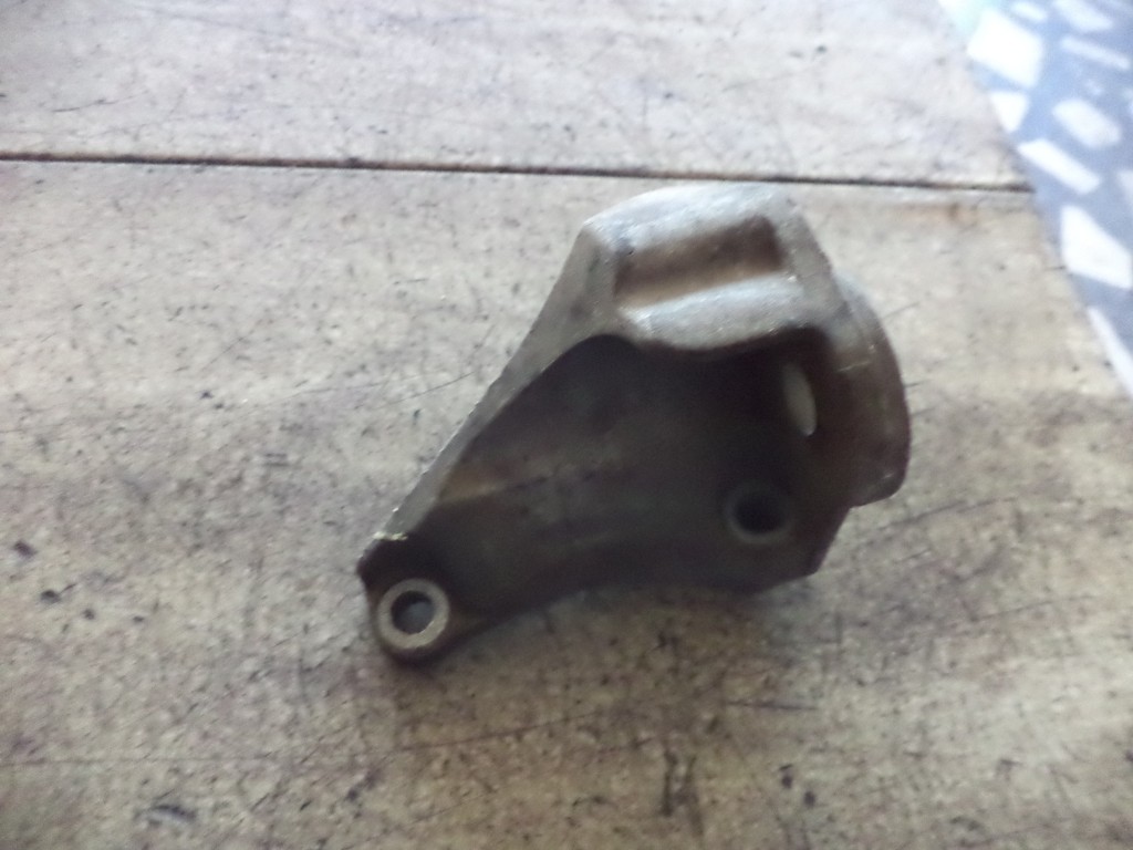 Suport cutie viteze AUDI A4 - 8D0399113AA