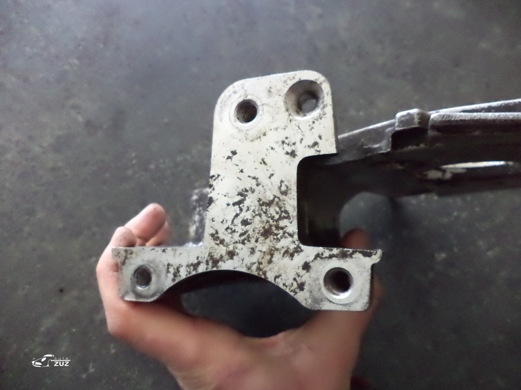 Suport pompa de inalta RENAULT 1,9 DCI  - 8200173635